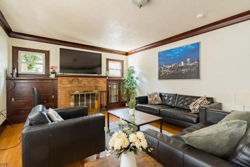 Stay Portland - Charming & Spacious 5BR Home in SE Portland