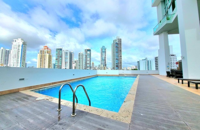 STEPS FROM OMAR PARK, CITY VIEW, PARK LOFT 1 BEDROOM