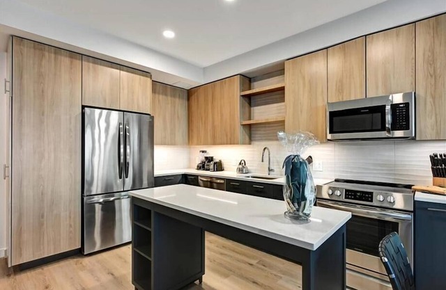 Steps to Reston Village Center | 1BR w/ Pool/Gym/Yoga Deck