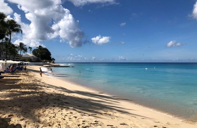 Still Fathoms in St James by Personal Villas - Excellent for Holidays, Stylish B