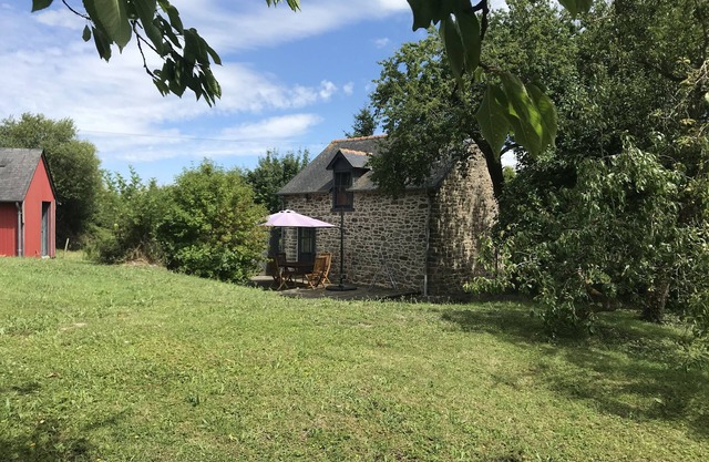 Stone cottage between Saint Malo and Mont Saint Michel