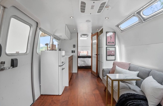 Streams and Dreams at Laurel Run Luxury Airstream Glamping Cosmopolitan Unit 4