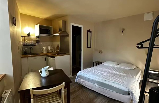 Studio 5 "Aux volets bleus" Cosy studio at the foot of the Pyrenees