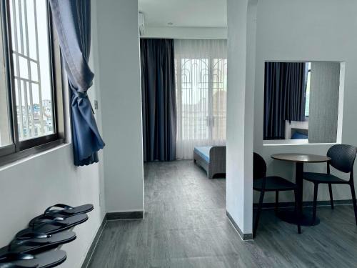 Studio ban công, tách bếp, full nội thất Quận1