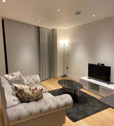 Studio come 1 Bed flat in Vauxhall next to Battersea