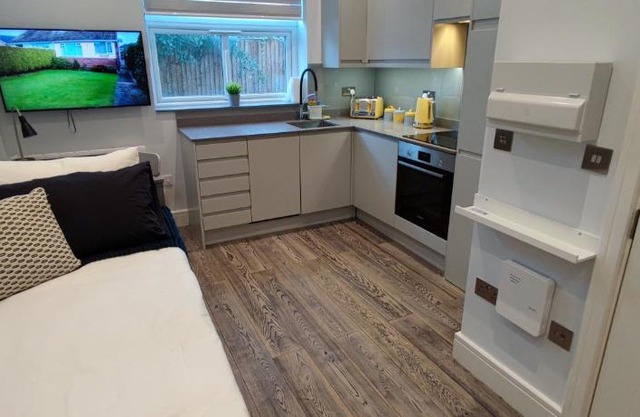 Studio Flat/London Gateway