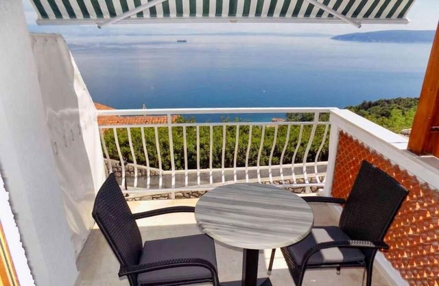 Apartamento-estudio con terraza y vista al mar Moscenice, Opatija (AS-7689-a)