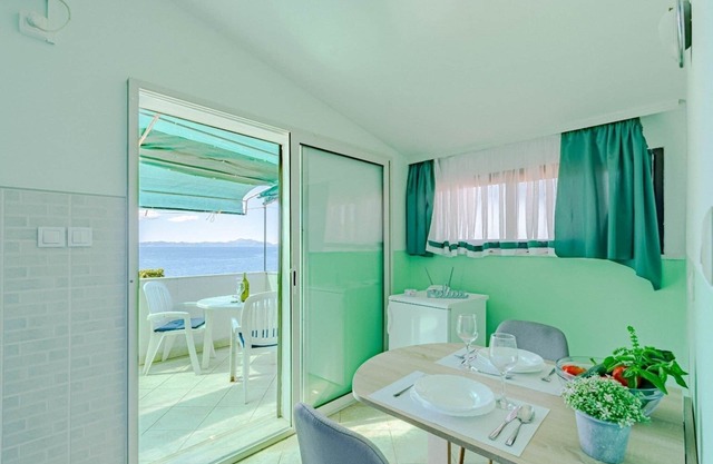 Apartamento-estudio con terraza y vista al mar Zavalatica, Korcula (AS-547-b)