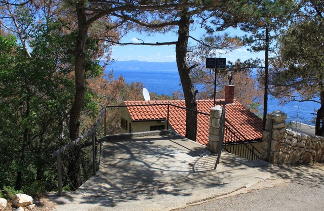 Apartamento-estudio con una terraza Brsec, Opatija (AS-2359-a)