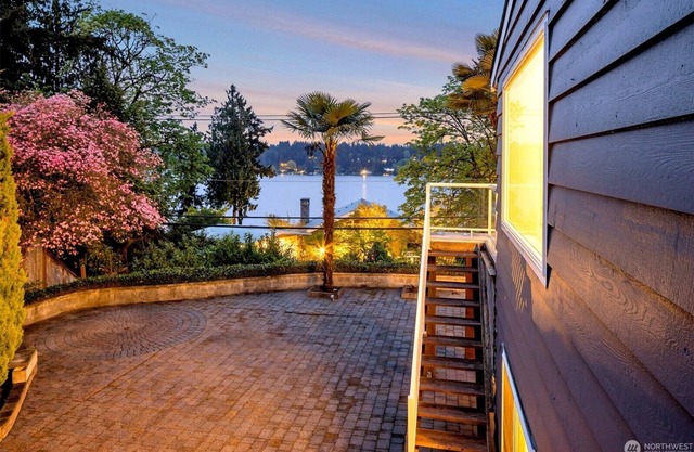 Studio Mercer Island Lakeview home