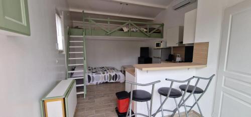 Studio moderne à Cuges-les-Pins - 27 m² avec jardin privé