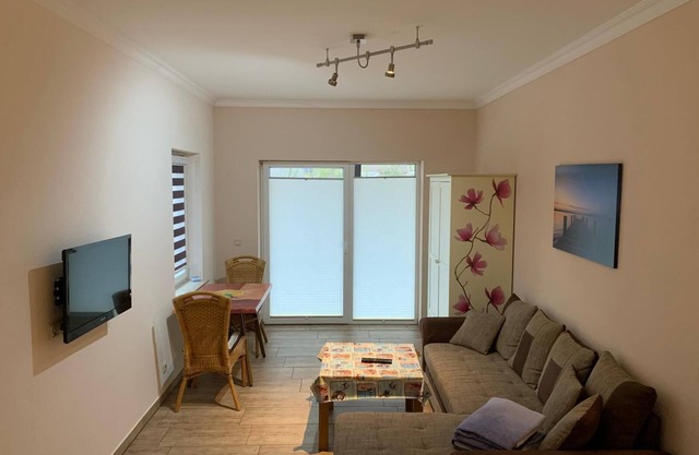 Estudio 'Tollense Hus - Rechts' con terraza compartida y Wi-Fi