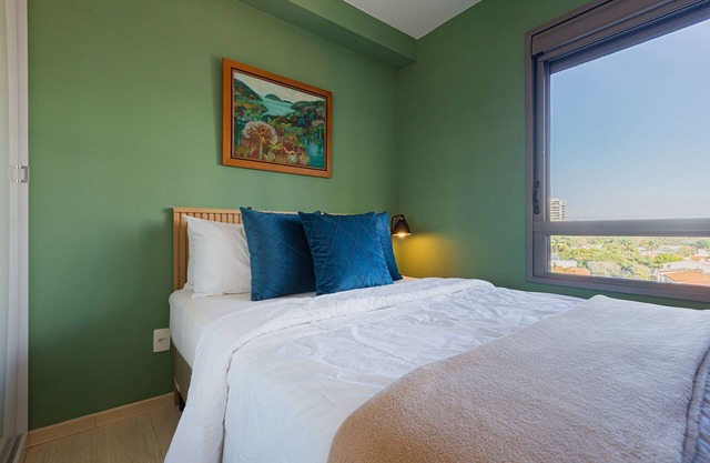 Studio Vila Madalena | Garage | Pool | View