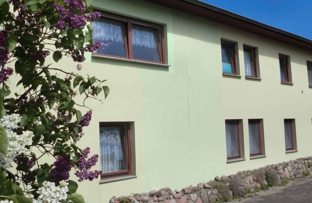 Apartamento vacacional con balcon y cocineta.