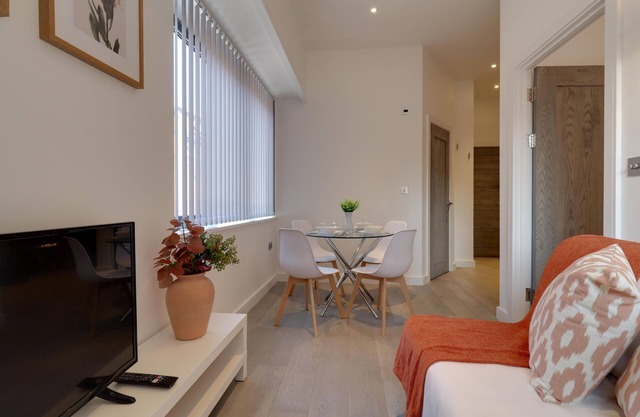 Stunning 1-bed Apartment in the Heart of Slough