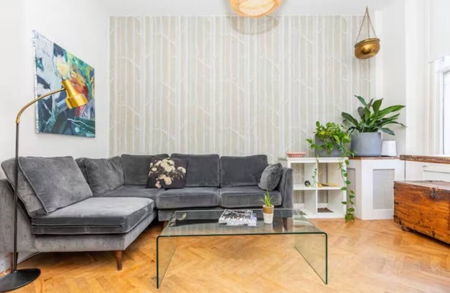 Stunning 2BR Apt w/Patio in Dalston, 2 min to Tube