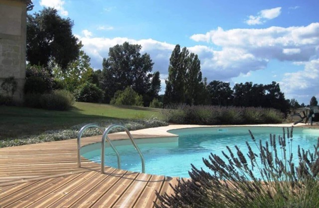 Stunning 5 bedroom Aquitaine farmhouse with pool