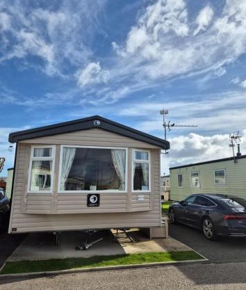 Stunning 6 Berth Caravan At Sun Valley Caravan Park, Rhyl Ref 81039N