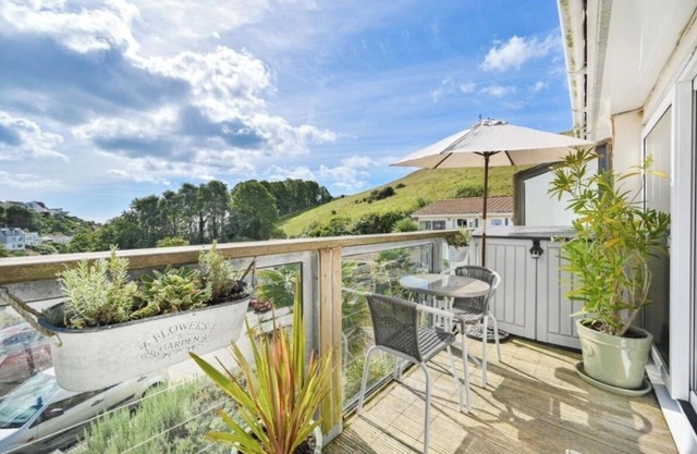 Stunning Compact Apartment Just Outside Looe
