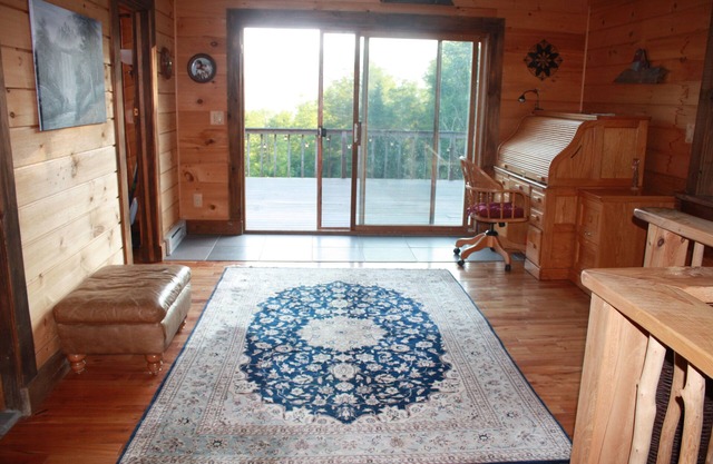 Custom Built Impresionante Lodge on Aislado Streamside Acre w / Impresionantes Vistas
