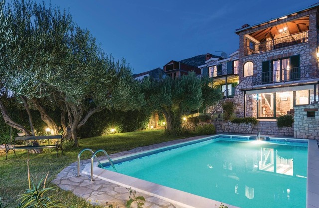 Impresionante casa en Klek con jacuzzi