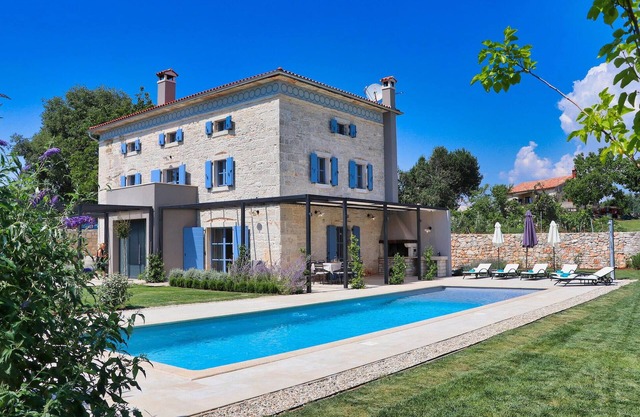 Impresionante casa en Tinjan