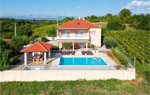 Stunning Home In Trilj