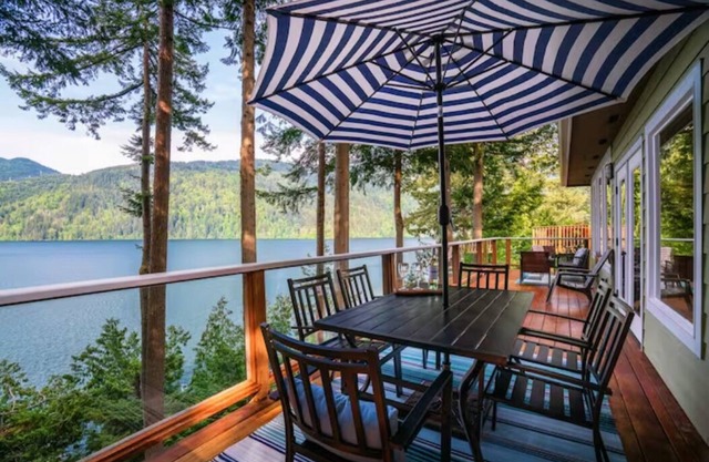 Stunning Lake Whatcom Home - Epic Views and AC!