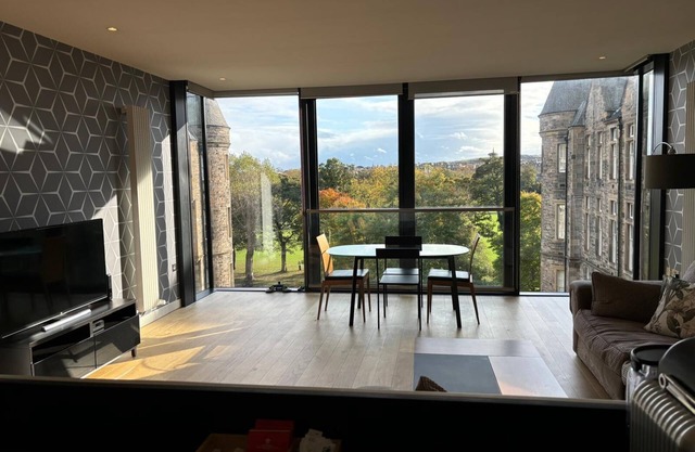 Impresionante apartamento de un cuarto de milla con vista al parque, cerca del c