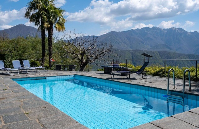Casa de vacaciones privada con WIFI, piscina privada, TV, patio, vista panorámica, aparcamiento