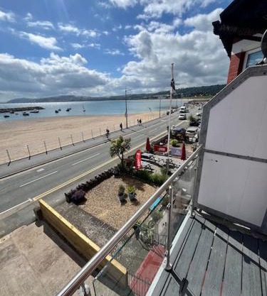 Stunning Sea View Apartment With Balcony & Parking