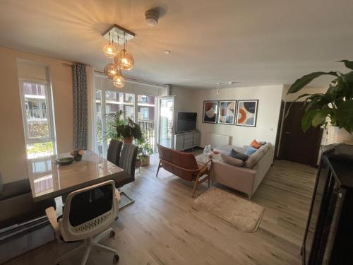 Stunning Spacious Double Room in a Modern shared Flat