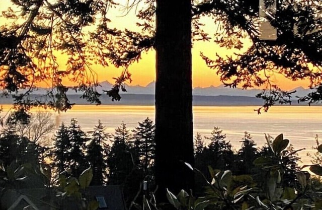 Stunning views + ideal location