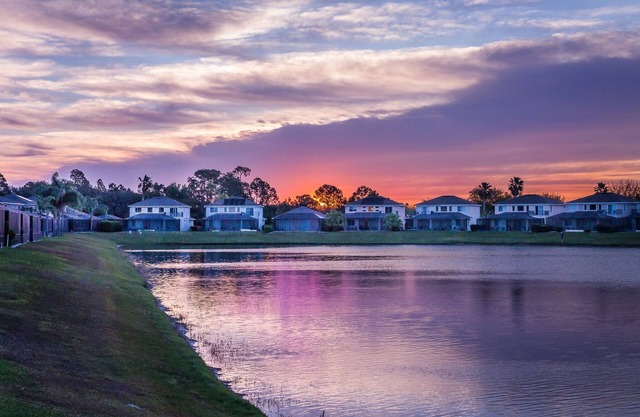 Impresionantes vistas: maravillosa casa junto al lago con bañera de hidromasaje