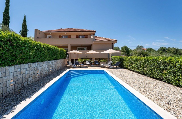 Casa de vacaciones con WIFI, A/C, piscina privada, TV, terraza, mascotas permitida, aparcamiento
