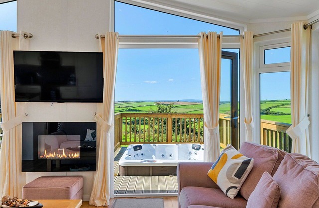 Estupenda casa de vacaciones con piscina, WIFI, jacuzzi, terraza, mascotas permitida y aparcamiento