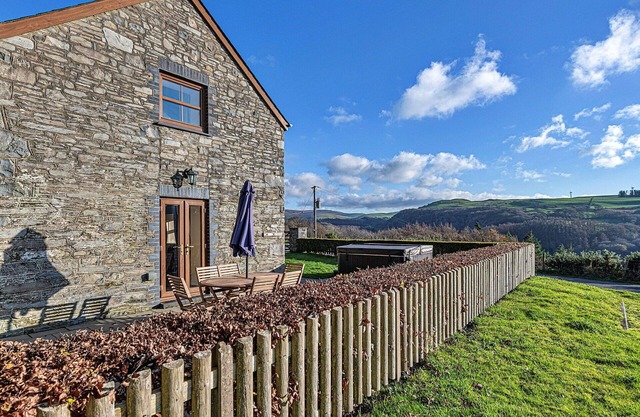 Maravillosa casa de vacaciones con WIFI, jacuzzi, TV, mascotas permitida, aparcamiento