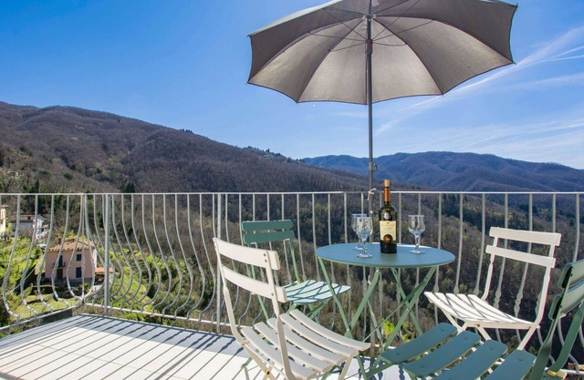 Casa de vacaciones con WIFI, piscina privada, TV, terraza, mascotas permitida, aparcamiento