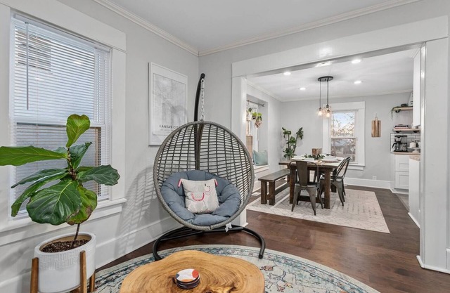 Stylish 3 Bed/2 Bath Home in KC with Fire Pit