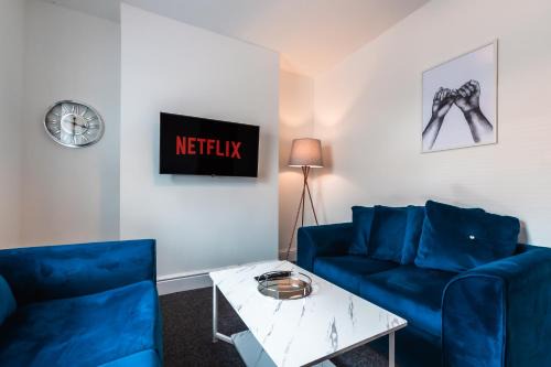 Stylish 4 Bedrooms-Sleeps 8-Long Term Disc-Driveway