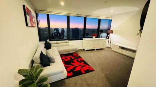 Stylish Apartment with city view - North Melbourne Free parking