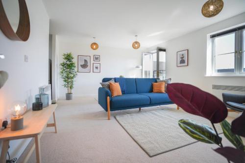 Stylish Apartment with Private Parking