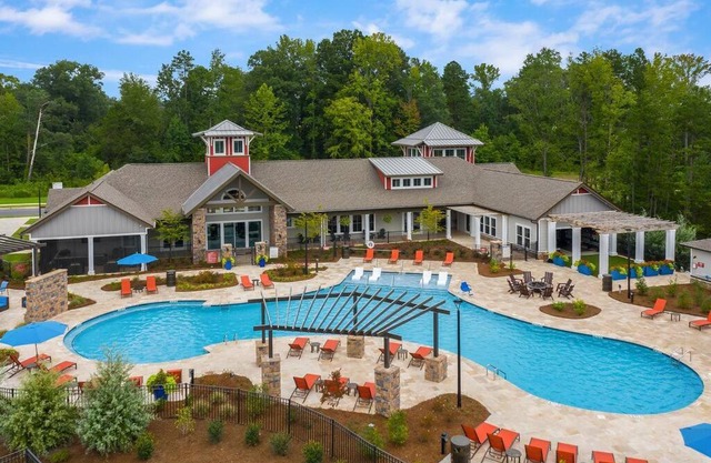 Stylish Apt, Close to Charlotte, WiFi & Parking