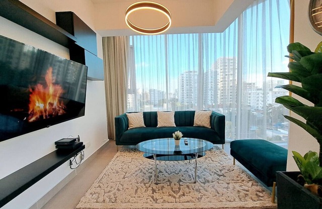 Stylish, City Center Upscale Condo, Cozy, Full AC, Rooftop Terrace, Great Views