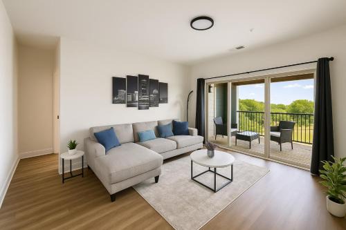 Stylish Condo 3 Bedroom with Pool Table
