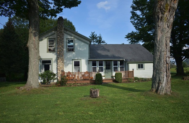 Stylish Farmhouse Retreat - Just Three Minutes From Ellicottville!