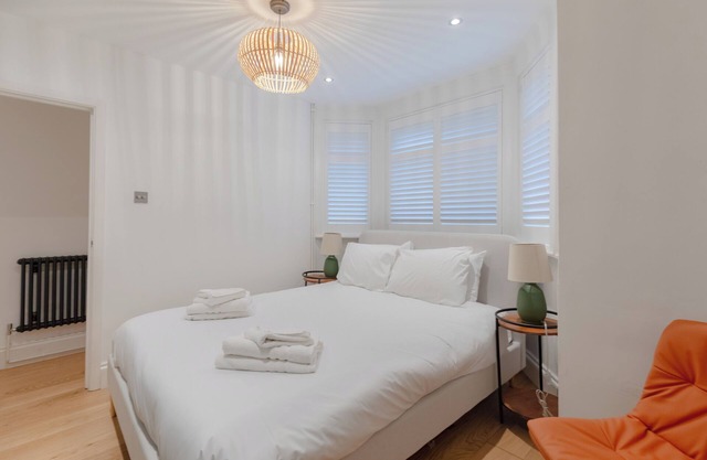 Stylish Garden Home | 2 Bed | Wimbledon Village