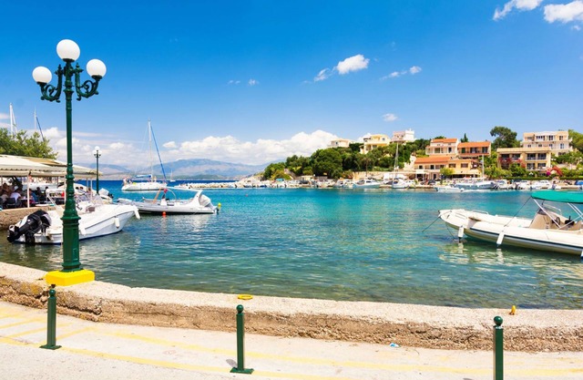 Stylish Gound Floor Two Bedroom Flat in Kassiopi With Breakfast