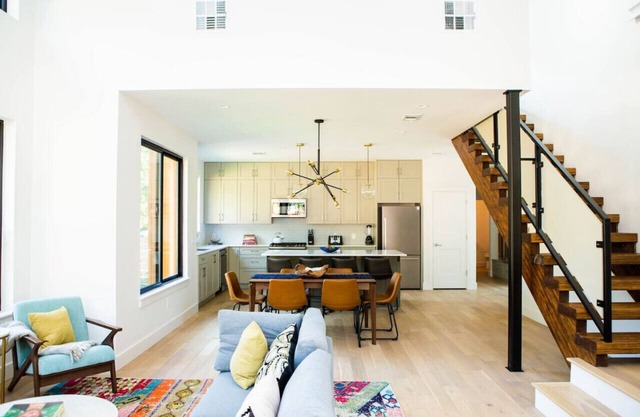 Stylish Home, Dedicated WFH, Conveniently Located