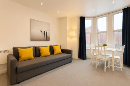 Stylish Modern Apartment For Up To 4 Nr CityCentre